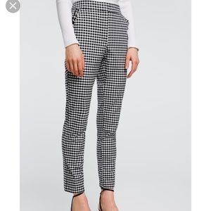 Zara Ruffled Gingham Capris Size XS